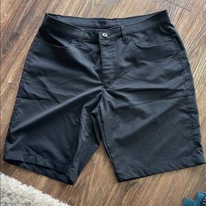 Under Armour Men's Black golf shorts